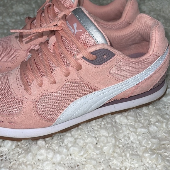 Puma Sneakers Size 7.5 - Picture 8 of 12